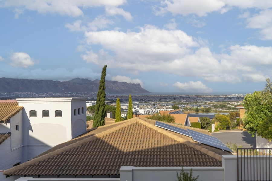 5 Bedroom Property for Sale in Dennegeur Western Cape